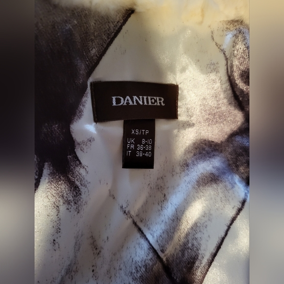 WHITE LEATHER/FUR DANIER COAT SIZE XS - Picture 4 of 7